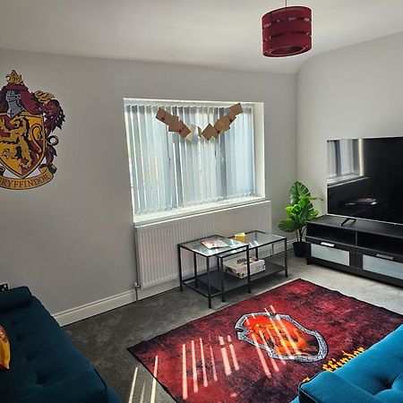 Potters Hideout- 2 Bedroom 2 Bathroom Apartment Watford  Exterior foto