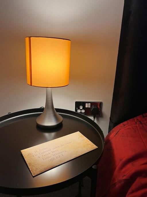 Potters Hideout- 2 Bedroom 2 Bathroom Apartment Watford  Exterior foto
